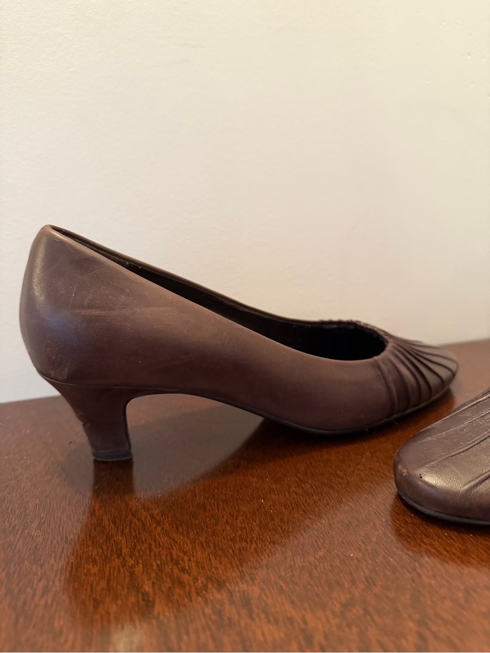 Naturalizer Brown Low Mid-Heel Pumps 7
